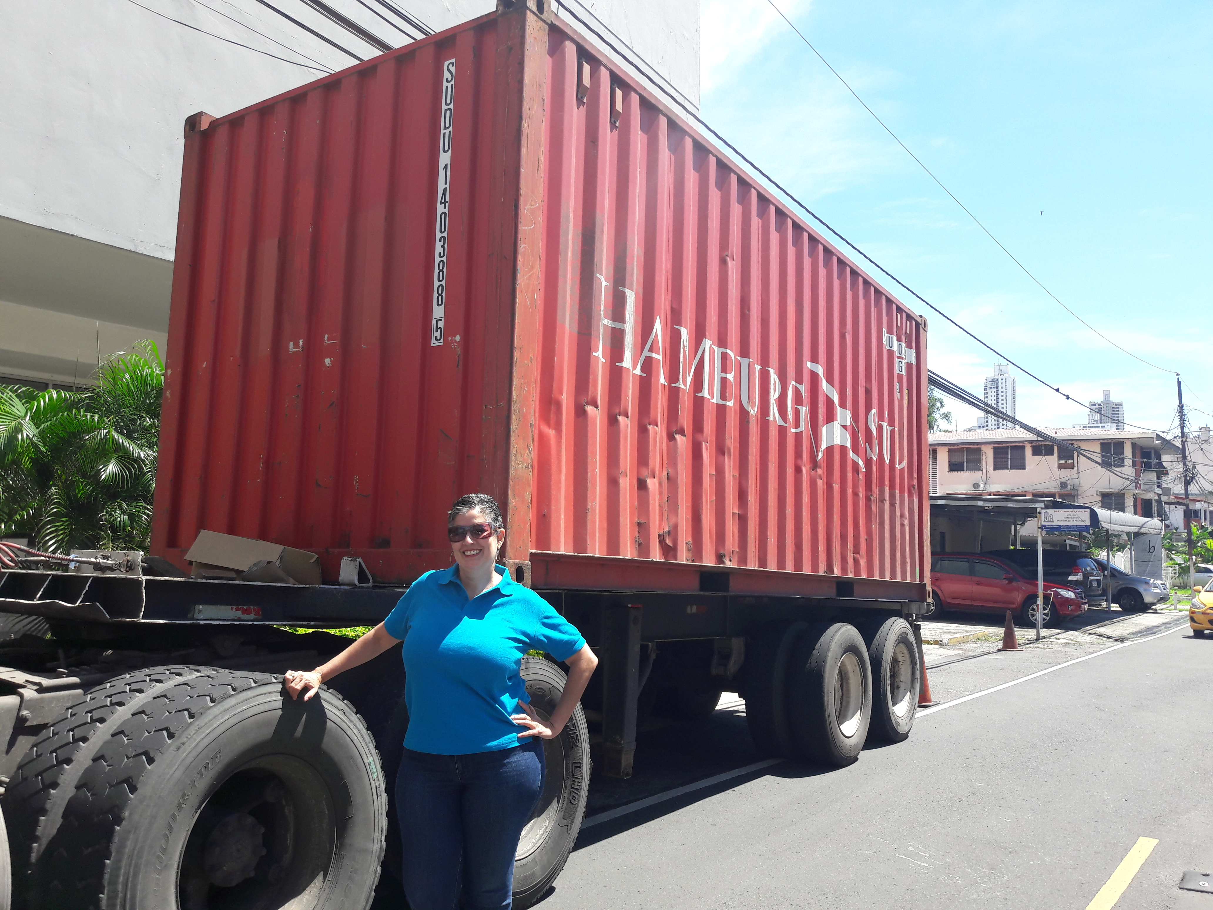 Contenedor marítimo listo para transporte internacional